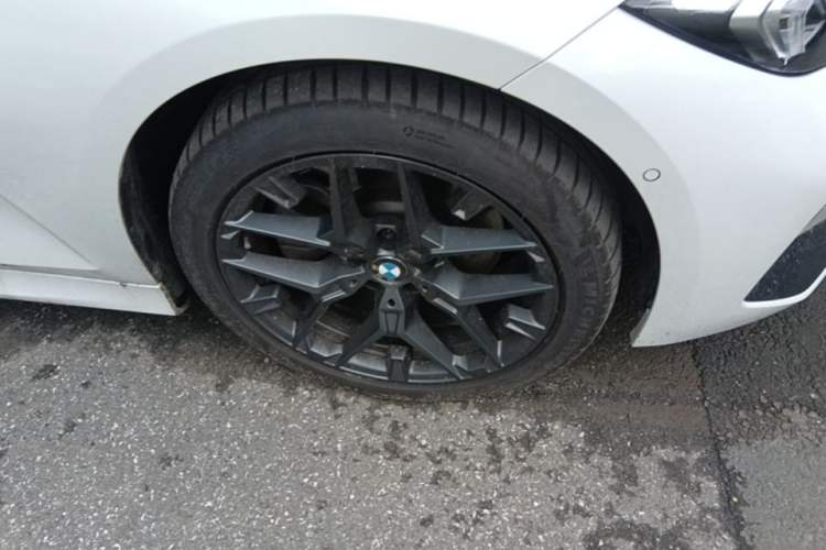 Used BMW 3 Series 2025 330Li M Sport Shadowline Package Right Front Wheel Hub