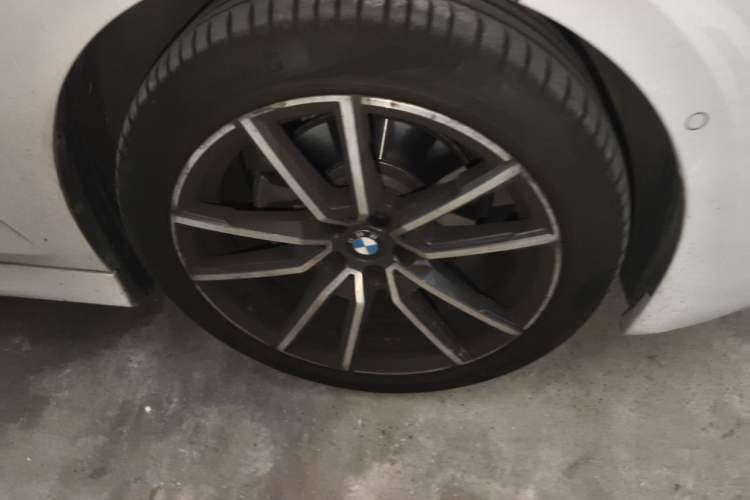 Used BMW 3 Series 2025 325Li M Sport Package Right Front Wheel Hub