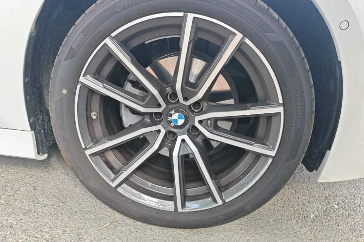 Used BMW 3 Series 2025 325Li M Sport Package Right Front Wheel Hub