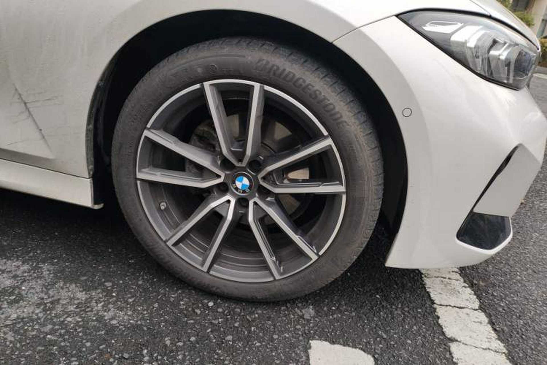 Used BMW 3 Series 2025 325i M Sport Package Right Front Wheel Hub