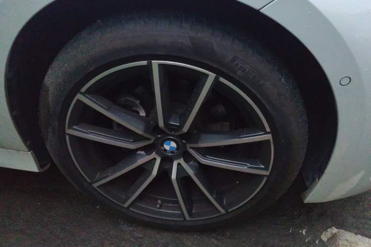 Used BMW 3 Series 2025 325Li M Sport Package Right Front Wheel Hub