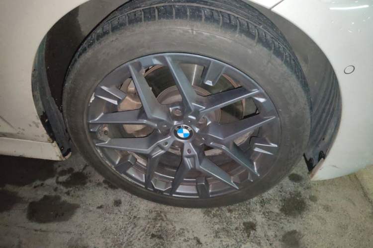 Used BMW 3 Series 2025 330Li M Sport Shadowline Package Right Front Wheel Hub