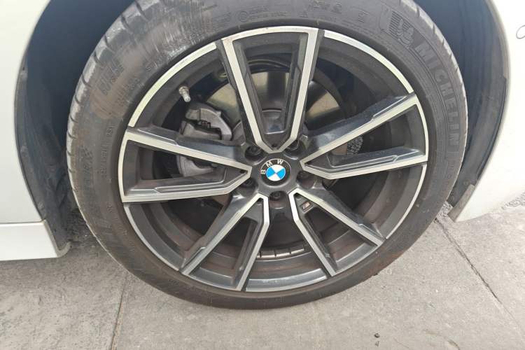 Used BMW 3 Series 2025 325Li M Sport Package Right Front Wheel Hub
