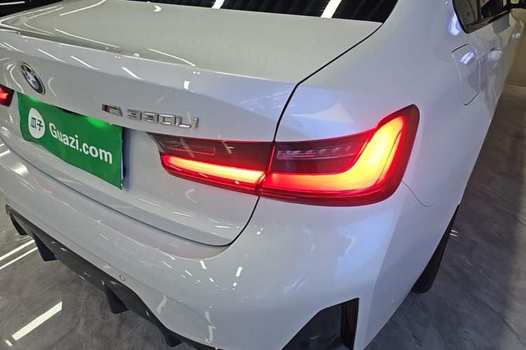 Used BMW 3 Series 2025 330Li M Sport Shadowline Package Right Rear Taillight