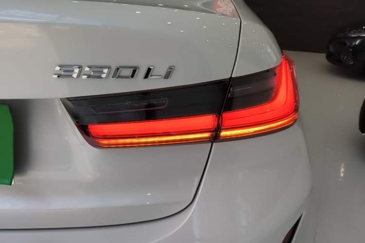Used BMW 3 Series 2025 330Li M Sport Shadowline Package Right Rear Taillight