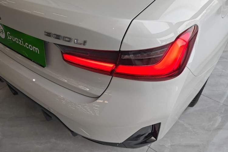 Used BMW 3 Series 2025 330Li M Sport Shadowline Package Right Rear Taillight
