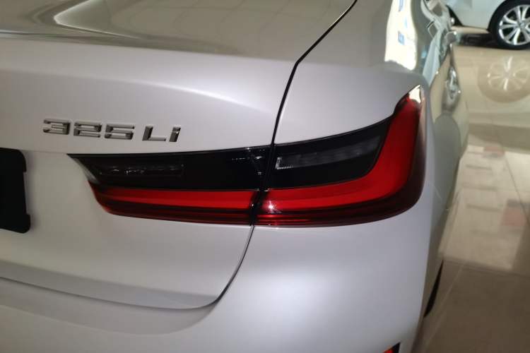 Used BMW 3 Series 2025 325Li M Sport Package Right Rear Taillight