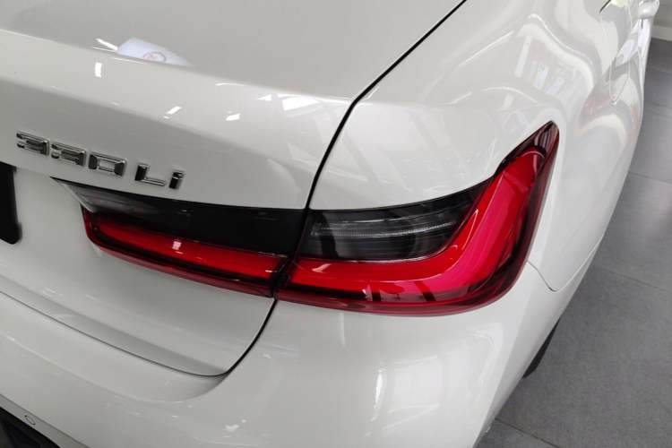 Used BMW 3 Series 2025 330Li M Sport Shadowline Package Right Rear Taillight