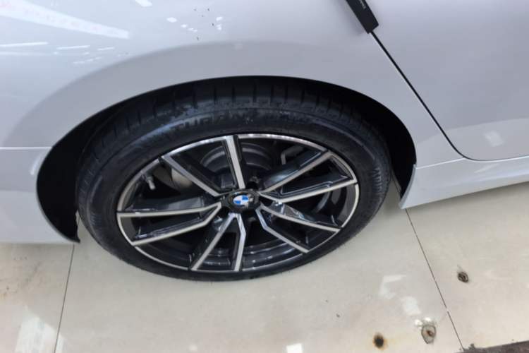 Used BMW 3 Series 2025 325Li M Sport Package Right Rear Wheel Hub