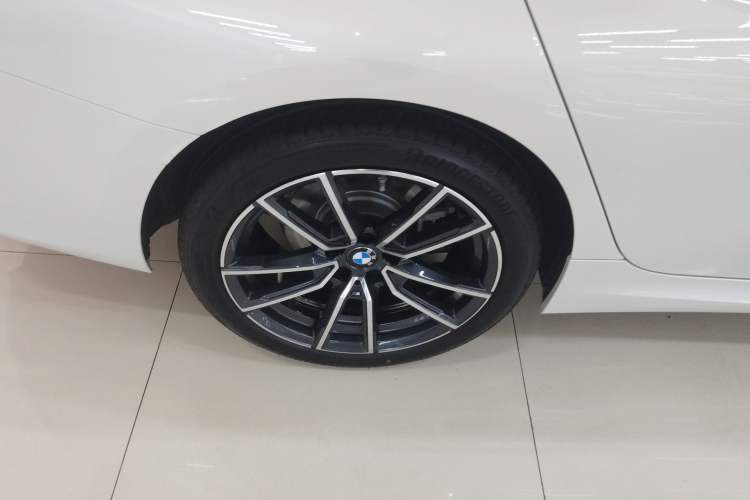 Used BMW 3 Series 2025 325Li M Sport Package Right Rear Wheel Hub