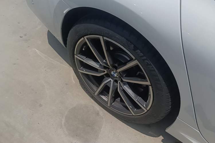 Used BMW 3 Series 2025 325i M Sport Package Right Rear Wheel Hub