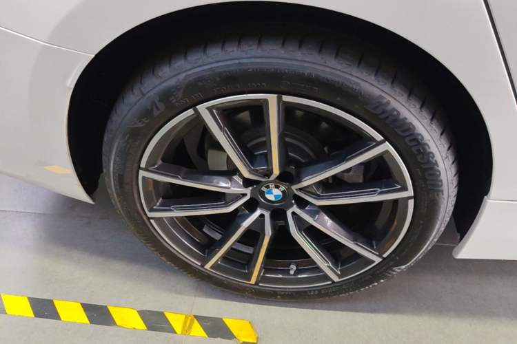 Used BMW 3 Series 2025 325Li M Sport Package Right Rear Wheel Hub
