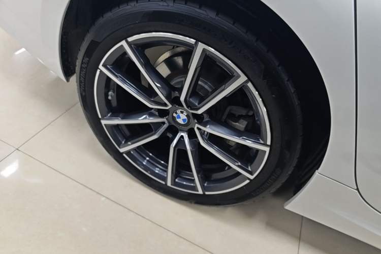 Used BMW 3 Series 2025 325Li M Sport Package Right Rear Wheel Hub