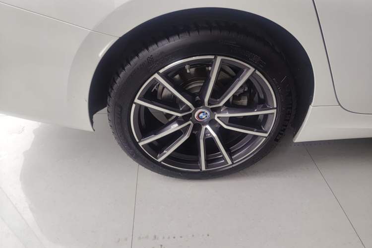 Used BMW 3 Series 2025 325Li M Sport Package Right Rear Wheel Hub