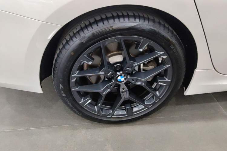 Used BMW 3 Series 2025 330i M Sport Night Edition Package Right Rear Wheel Hub