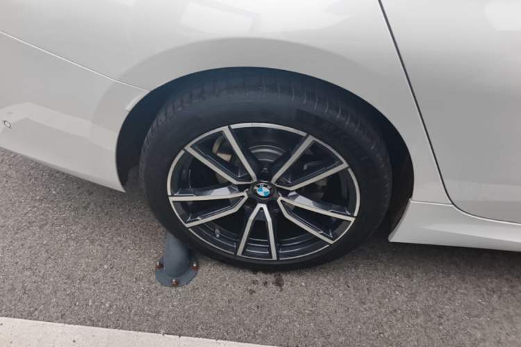 Used BMW 3 Series 2025 325Li M Sport Package Right Rear Wheel Hub