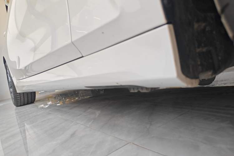 Used BMW 3 Series 2025 330Li M Sport Shadowline Package Right Side Sill