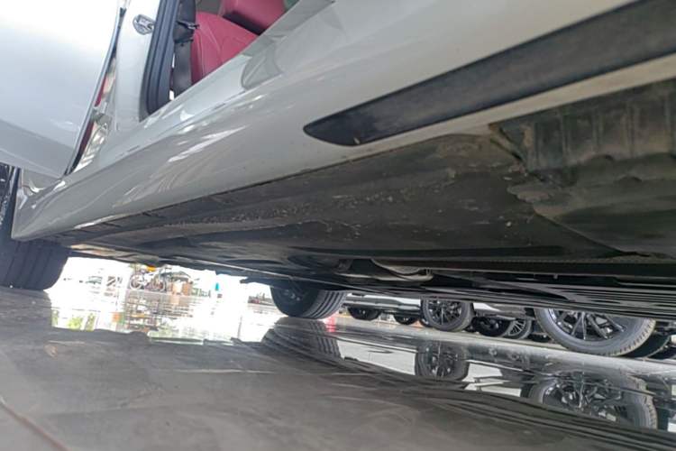 Used BMW 3 Series 2025 330Li M Sport Shadowline Package Right Side Sill