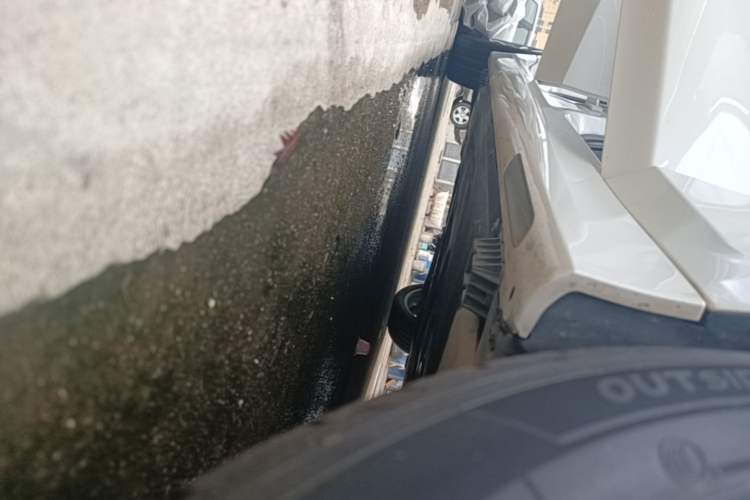 Used BMW 3 Series 2025 325Li M Sport Package Right Side Sill