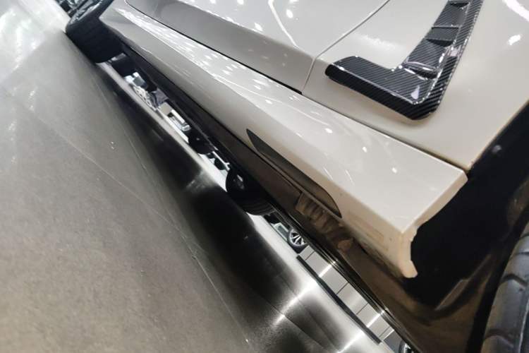 Used BMW 3 Series 2025 330Li M Sport Shadowline Package Right Side Sill