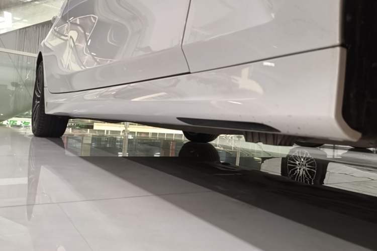 Used BMW 3 Series 2025 325Li M Sport Package Right Side Sill