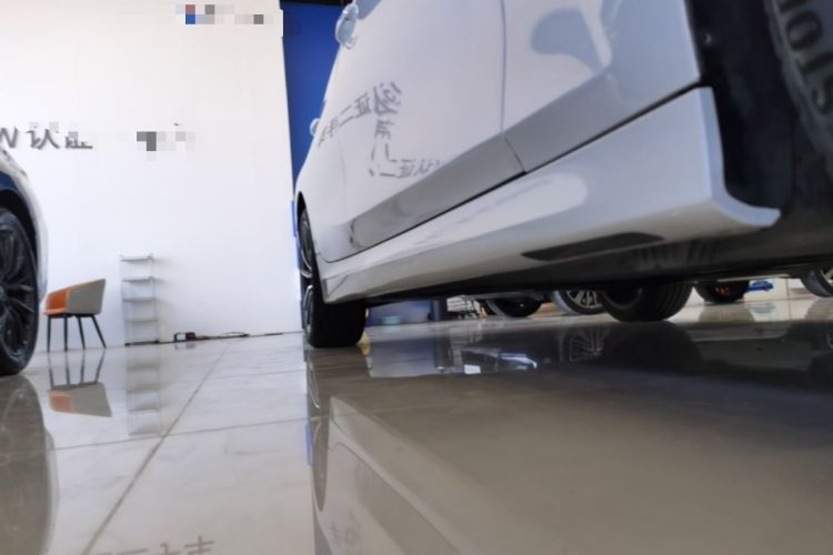 Used BMW 3 Series 2025 325Li M Sport Package Right Side Sill