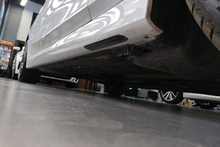 Used BMW 3 Series 2025 330Li M Sport Shadowline Package Right Side Sill