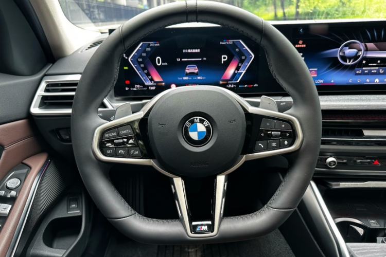 Used BMW 3 Series 2025 325Li M Sport Package Steering Wheel