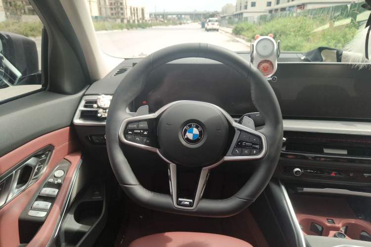 Used BMW 3 Series 2025 325Li M Sport Package Steering Wheel