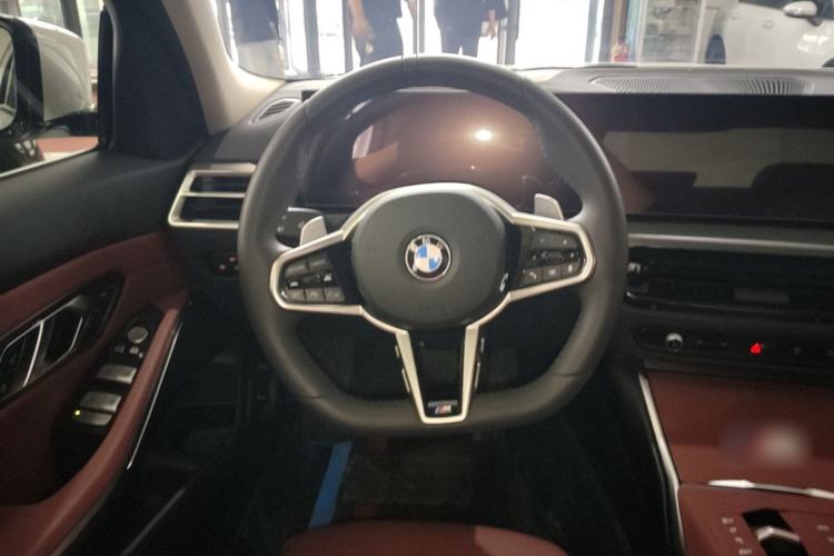 Used BMW 3 Series 2025 325i M Sport Package Steering Wheel
