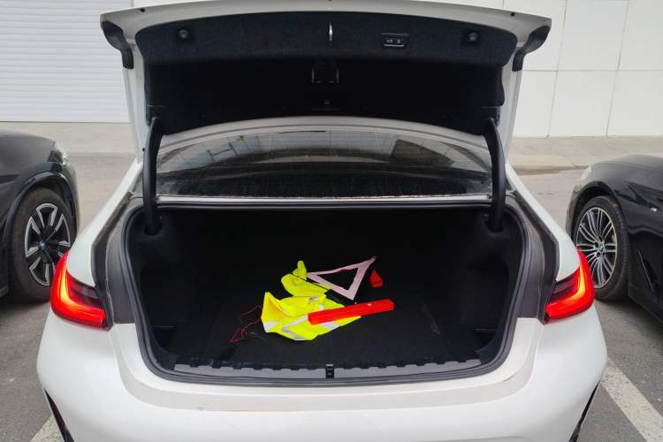 Used BMW 3 Series 2025 325Li M Sport Package Trunk