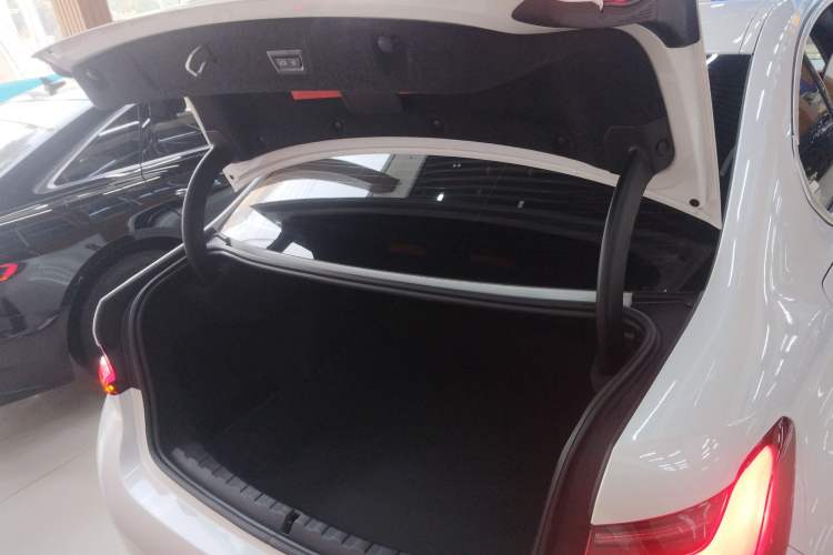 Used BMW 3 Series 2025 325Li M Sport Package Trunk