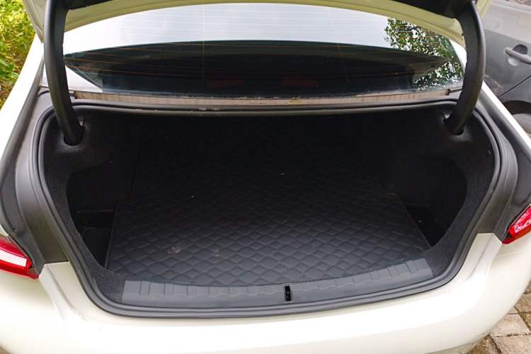 Used BMW 3 Series 2025 325i M Sport Package Trunk