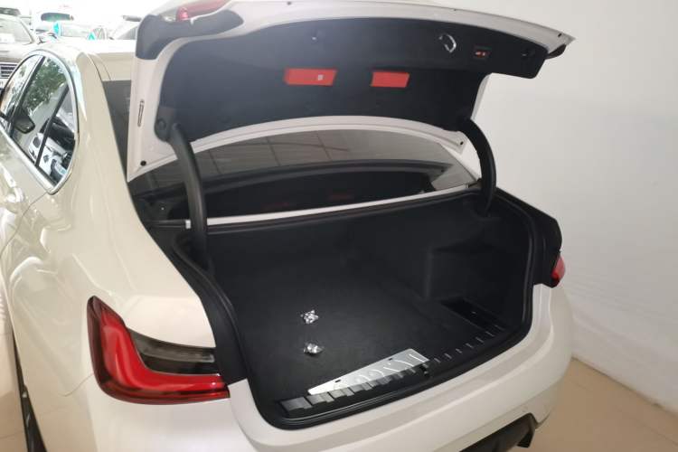 Used BMW 3 Series 2025 325Li M Sport Package Trunk