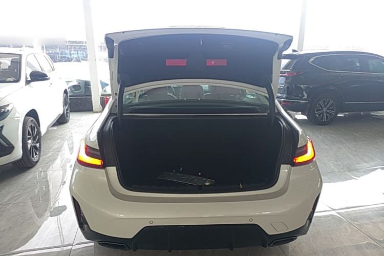 Used BMW 3 Series 2025 330Li M Sport Shadowline Package Trunk