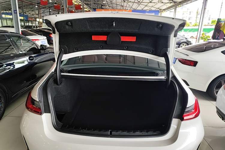 Used BMW 3 Series 2025 325i M Sport Package Trunk