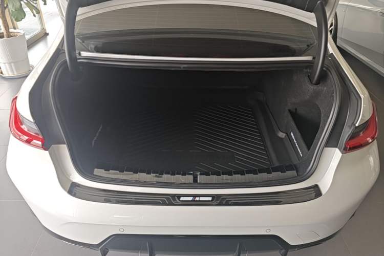 Used BMW 3 Series 2025 330Li M Sport Shadowline Package Trunk