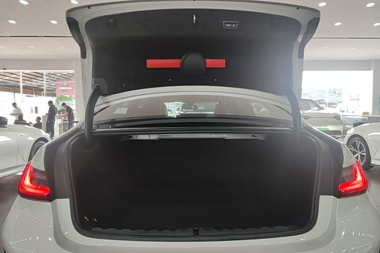 Used BMW 3 Series 2025 330Li M Sport Shadowline Package Trunk