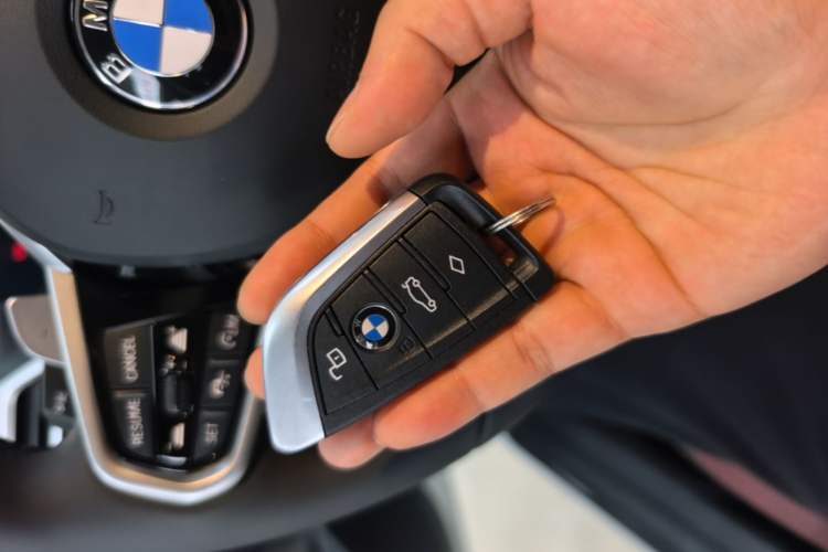 Used BMW 3 Series 2025 325Li M Sport Package Vehicle Key