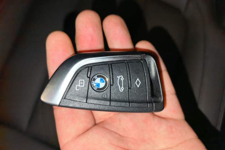 Used BMW 3 Series 2025 330Li M Sport Shadowline Package Vehicle Key