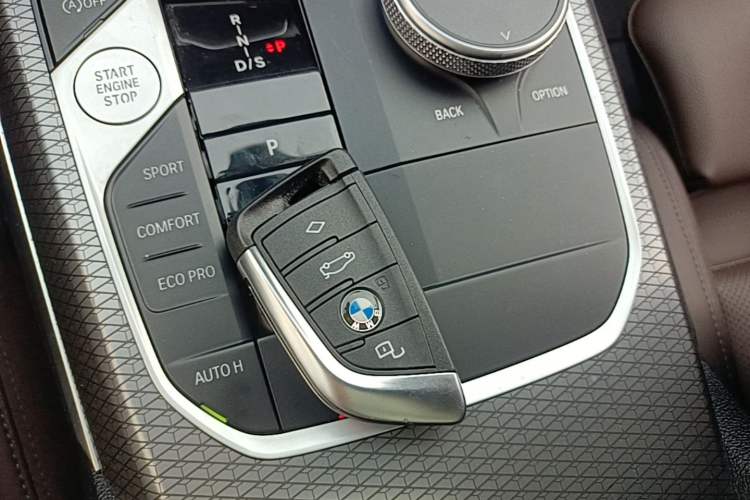 Used BMW 3 Series 2025 330Li M Sport Shadowline Package Vehicle Key
