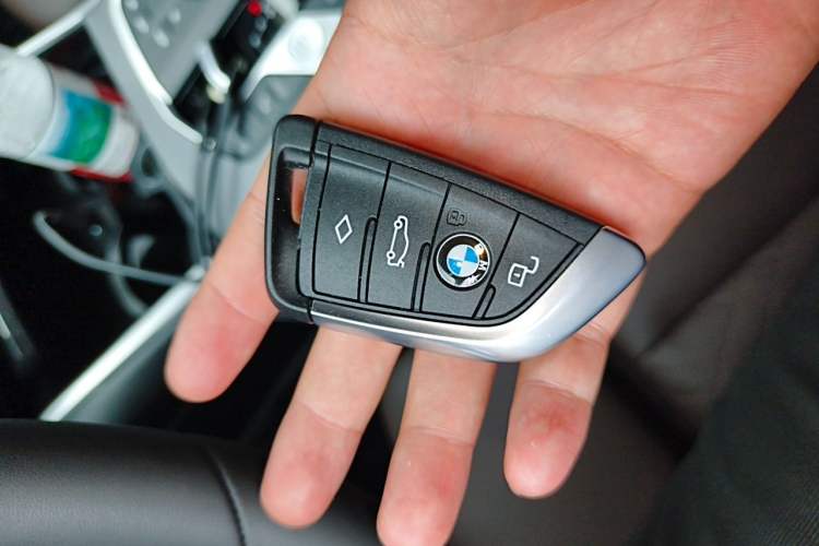 Used BMW 3 Series 2025 325i M Sport Package Vehicle Key