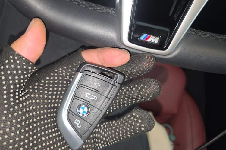Used BMW 3 Series 2025 330Li M Sport Shadowline Package Vehicle Key