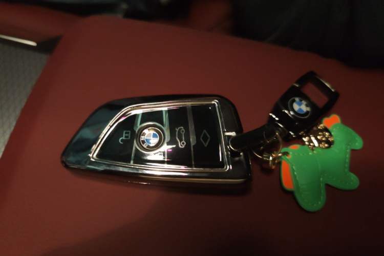 Used BMW 3 Series 2025 330Li M Sport Shadowline Package Vehicle Key