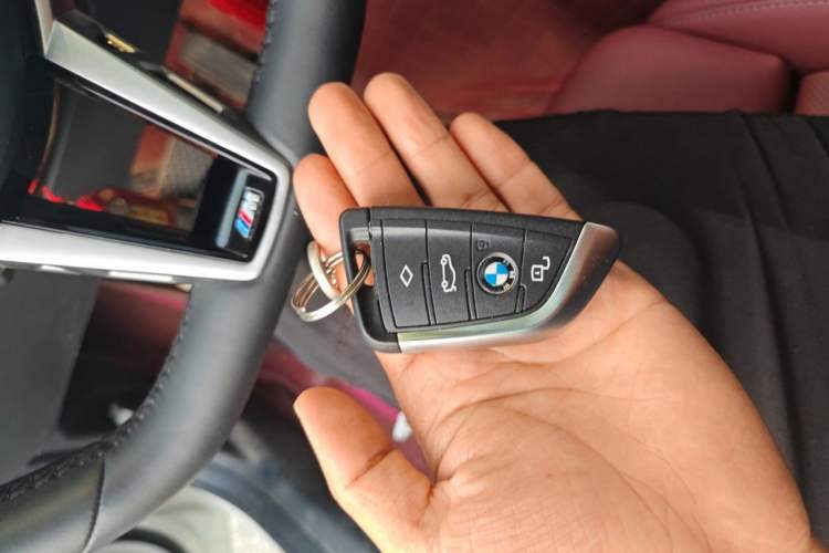 Used BMW 3 Series 2025 330Li M Sport Shadowline Package Vehicle Key