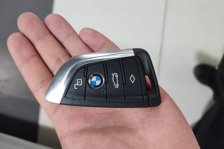 Used BMW 3 Series 2025 330Li M Sport Shadowline Package Vehicle Key