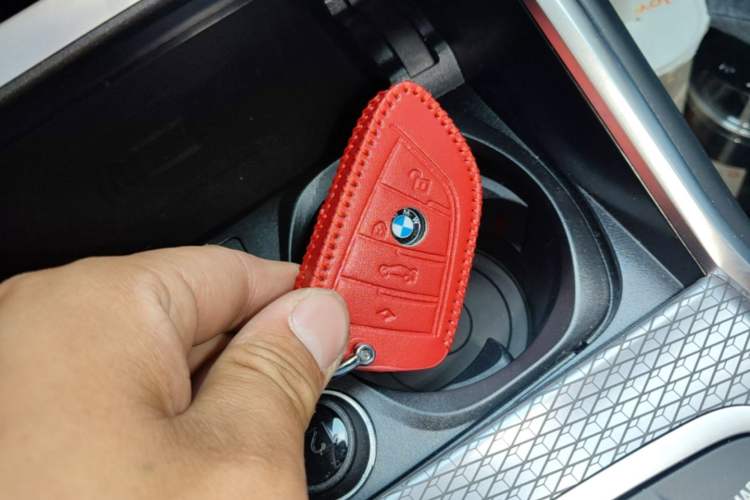 Used BMW 3 Series 2025 330Li M Sport Shadowline Package Vehicle Key