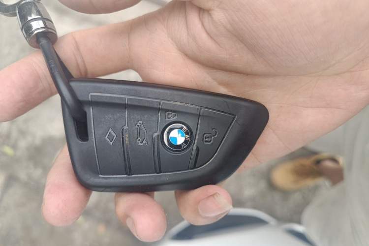 Used BMW 3 Series 2025 325i M Sport Package Vehicle Key