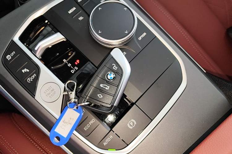 Used BMW 3 Series 2025 325i M Sport Package Vehicle Key