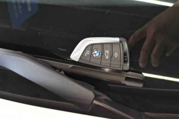 Used BMW 3 Series 2025 325Li M Sport Package Vehicle Key
